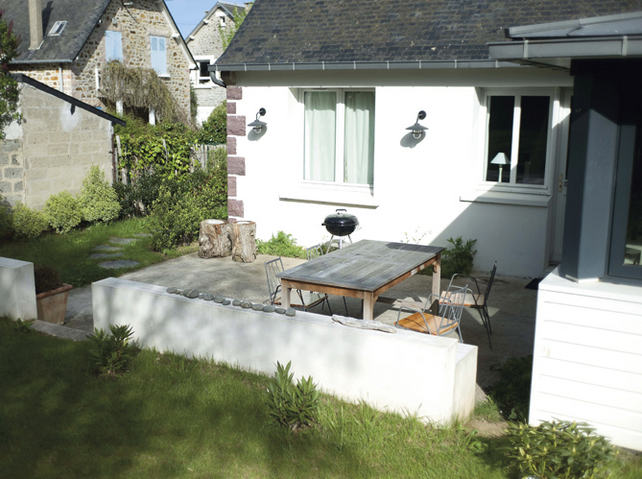 Terasz ötletek: varázsolj unalmasból életteli kültéri oázist - átalakítás előőtt Terasz ötletek: varázsolj unalmasból életteli kültéri oázist - átalakítás előőt, a rosszul elhelyezett és kevés kerti bútorral